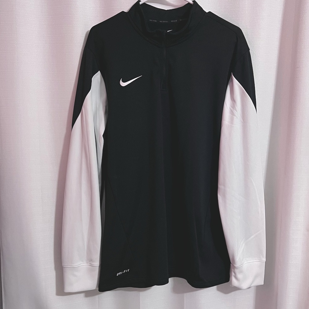 Nike | Men’s pullover | size L